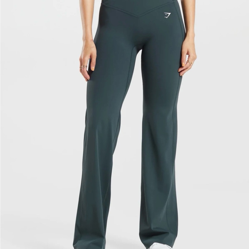 NWT Women’s Gymshark Crossover Flared Leggings- Regular Darkest Teal XS